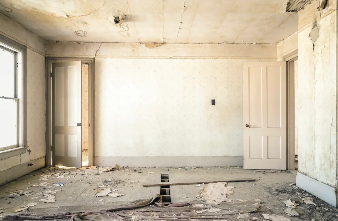 Waste disposal crew managing a cleanout project in Woodburn